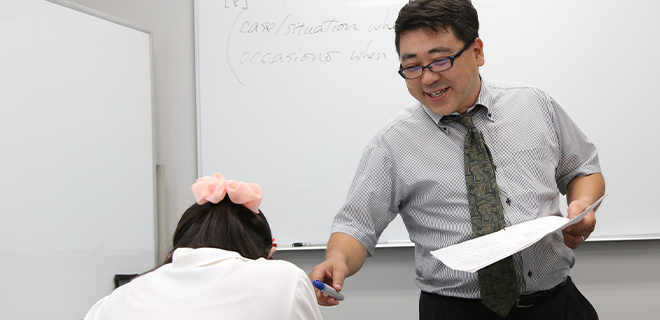 指導を行うのは4段階の選考試験で厳選されたプロ講師