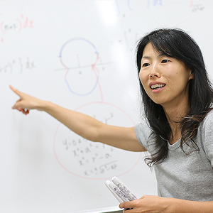 4段階の厳しい選考基準をクリアしたプロの講師陣イメージ