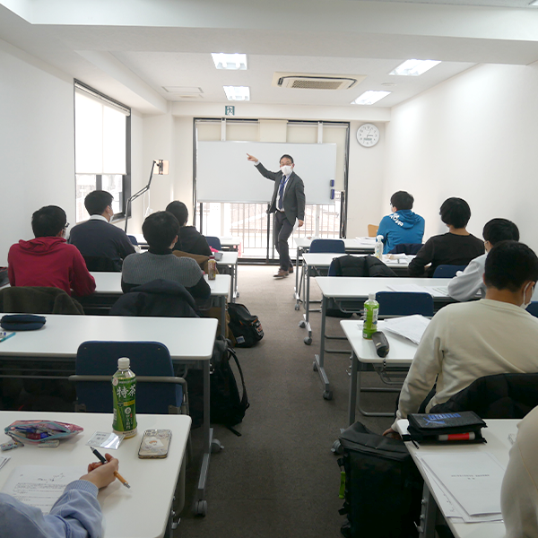 医学部受験に精通したプロ講師陣が解説！